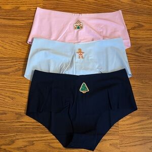 Victoria’s Secret PINK no show invisible style cheeky Christmas panties